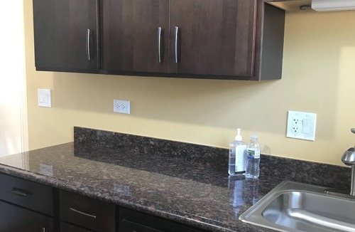Irving Park Apartment | Entire city apartment with free street parking