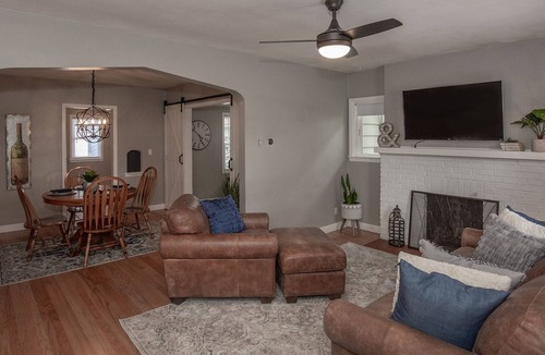 Moline House | Entire house to yourself, laundry, fenced yard, and 2 car garage!