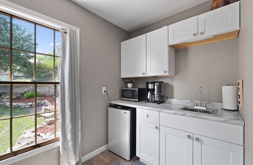 Grafton House | Entire property in the heart of Grafton on Main