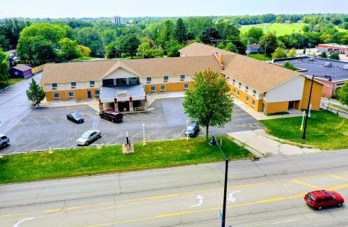 Rockford Hotel | Equality Inn
