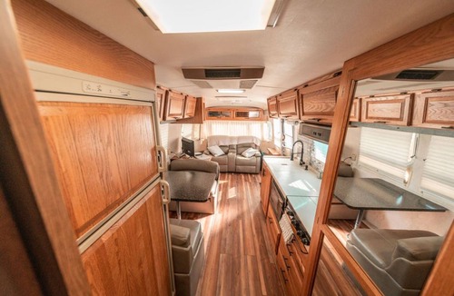 Goreville House | Escape to Nature: Lake of Egypt Airstream Stay with Hiking and Wineries Nearby