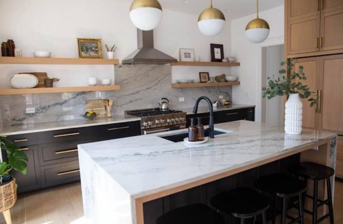 South Evanston House | Evanston Historic Italianate - Walk to the Beach, 20 min to downtown Chicago!