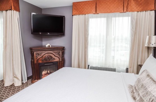 Zion Hotel | Evening Fires & Morning Comfort w/Books, Gardens & Buffet Breakfast