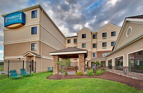 Davenport Apartment | Executive Studio | Free Breakfast, Free Wi-Fi, Indoor Pool