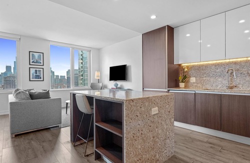 Near North Side Apartment | Experience Chic Chicago Living in Old Town – Spacious Suites & Luxe Amenities