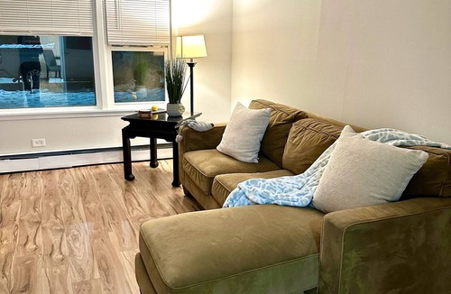 Forest Park Apartment | Experience Forest Park living near Top Places like downtown Chicago