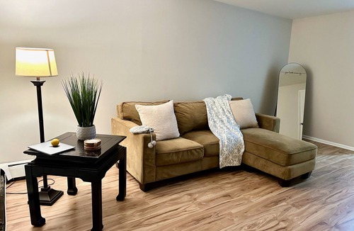 Forest Park Apartment | Experience Forest Park living near Top Places like downtown Chicago