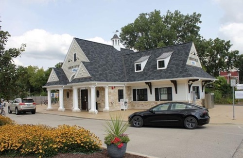 Libertyville House | Experience Modern Living & Short Walk to Downtown