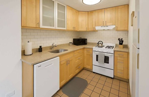 Hyde Park Apartment | Explore Hyde Park: 2BR Apt on Blackstone Ave