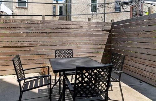 South Philadelphia House | Exquisite Philly Home - Roofdeck! Huge Spa Shower!