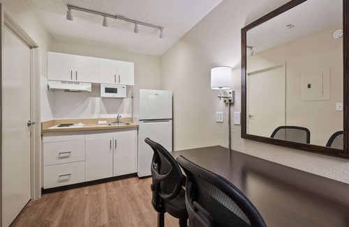 Ludlam Hotel | Extended Stay America Suites Miami Airport Blue Lagoon