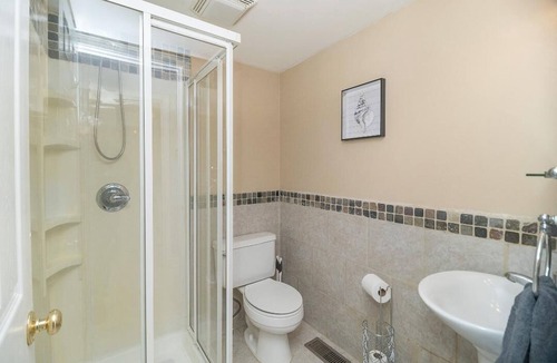 Bolingbrook House | Extended Stay Bolingbrook FHS Rental