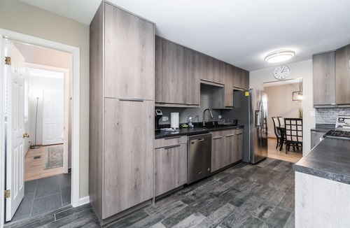 Schaumburg House | Extended Stay Hoffman Estates FHS Rental