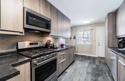 Schaumburg House | Extended Stay Hoffman Estates FHS Rental