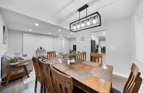 Lombard House | Extended Stay Lombard Rental - Central Ave