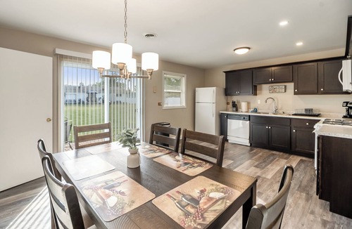 Orland Park House | Extended Stay Orland Park FHS Rental -Huntington Ct