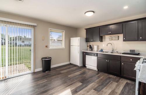 Orland Park House | Extended Stay Orland Park FHS Rental -Huntington Ct