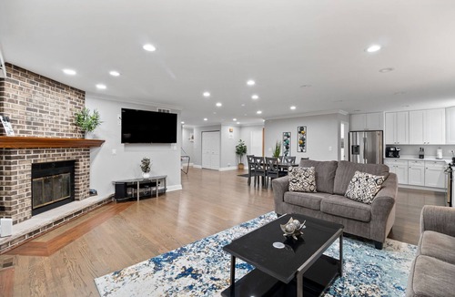 Wasco House | Extended Stay - Schaumburg FHS Rental