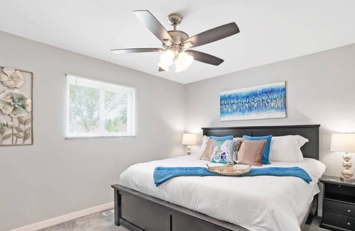 Glendale Heights House | Extended Stay Glendale Heights FHS Rental - Windsor Ln