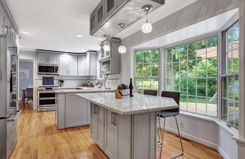 Champaign House | Extra Large Home w/Chefs Kitchen Near UofI