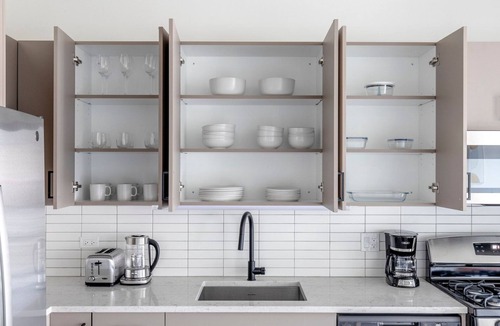 Killgubbin Apartment | Fab River North 1BR w/Sky Terrace, Yoga Studio & Grills, by Blueground