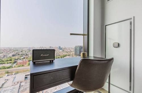Near West Side Apartment | Fab West Loop Studio w/Pool, Spa, Gym, W/D & Lounge, by Blueground