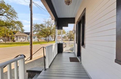 Saint Roch House | Fabulous Franklin studio steps from St Claude Ave