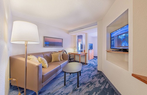 Naperville Hotel | Fairfield Inn & Suites by Marriott Chicago Naperville