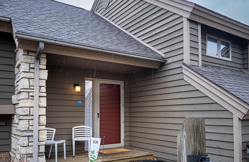 The Galena Territory Condo | Fall Golf Bliss at Lucky Bunker - Swing Into Galena! 🏌️