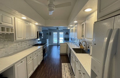 Decatur House | FALL IN LOVE! Lakefront, firepit w/FIREWOOD, family/dog friendly, SUP, Kayak