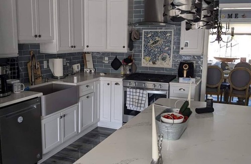 Waretown House | FALL SPECIAL:Charming 2bedroom waterfront home in boating community of Waretown