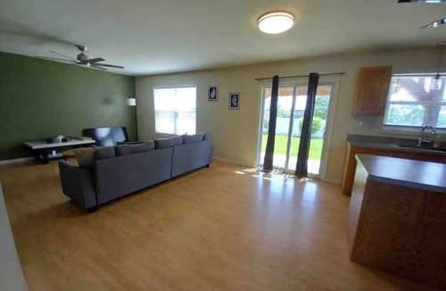 Ottawa House | Family Friendly Home in Ottawa