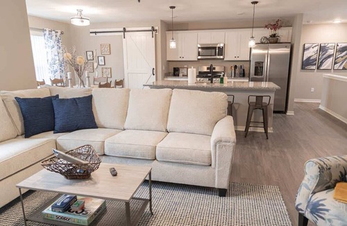 Loves Park House | Family-Friendly Loves Park Home: 3BR, King Master, Pet-Friendly