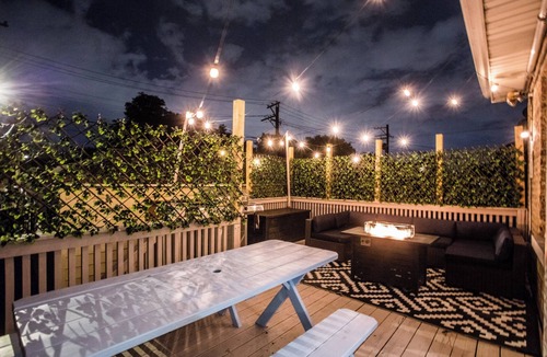 Jefferson Park House | Family Friendly, Lovely 6 Bd Retreat w/Game Room, Back Deck & Bar