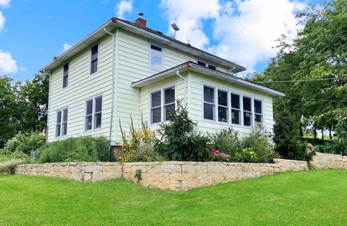 Elizabeth House | Family Friendly Modern Farmhouse 42 Private Acres