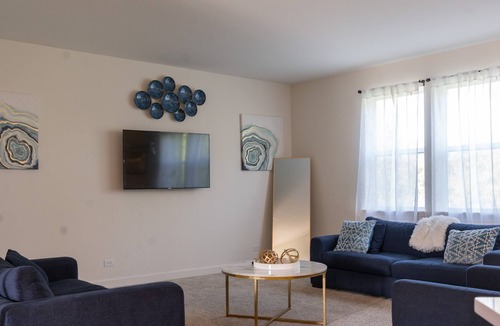 Lakemoor House | Family Friendly Rental with Private backyard and quiet area.