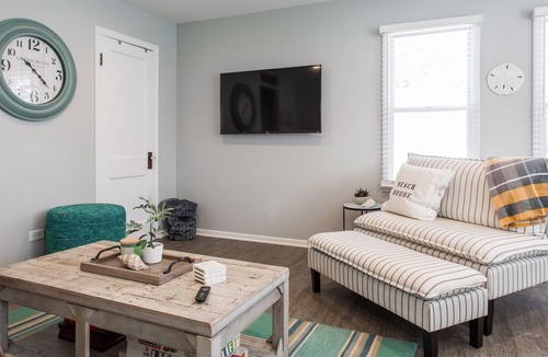 Fox Lake House | Family "Funcation" ★ 3 King Beds ★ Chain O Lakes