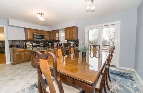 Carol Stream House | Family Heaven Retreat, 6 Bedroom, Sleep 16