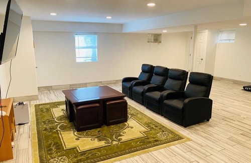 Streamwood House | Family Oasis: 3000 Sq Ft-4 Bedroom Home with workout space and full basement