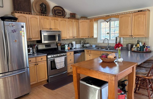 Williston North House | Fantastic 2-bedroom house 15 minutes from Burlington/UVM.