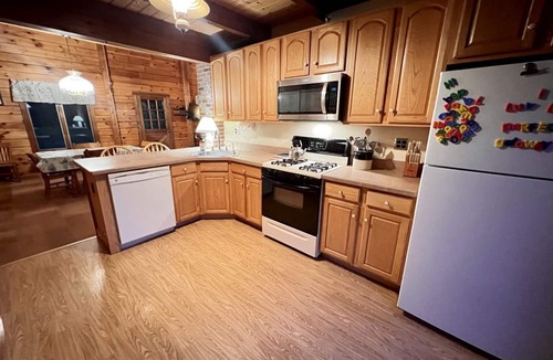 Stratton Cabin | Fantastic Lakefront Wooden Cabin Settled Between Trees in Stratton, Vermont