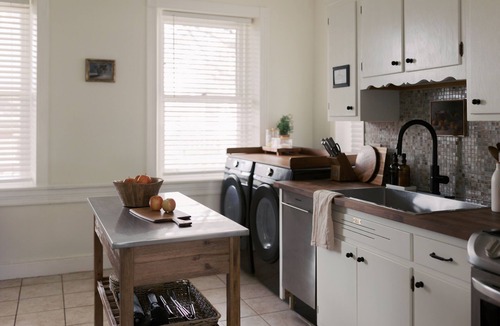 Middletown House | Fire Pit, Game Room, 15 min to Hershey with King Bed, Entire house