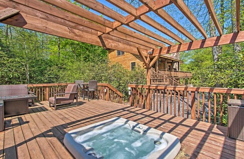 Long Pond House | Fire Pit & Hot Tub: Poconos Family Cabin!