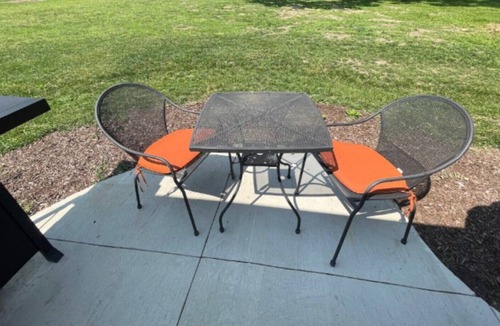 Fox Valley Apartment | Fireplace Self Check-in W/D BBQ Grill Parking