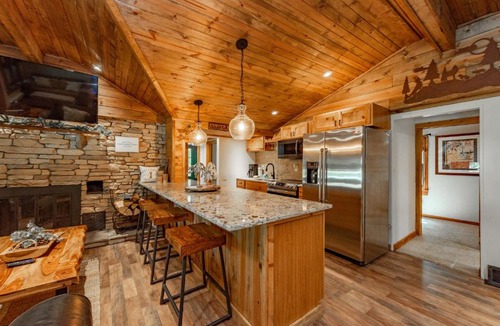 Oakland House | Fireside Cabin