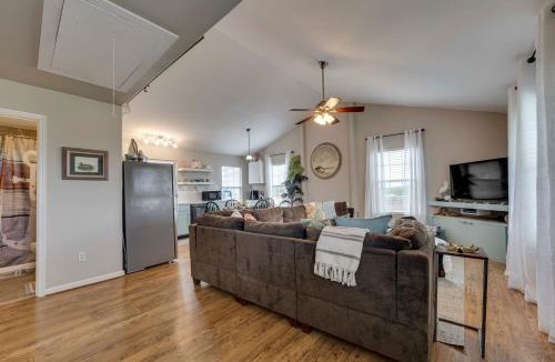 Long Mott House | Fish & Boat: Home w/Spacious Yard in Seadrift
