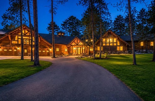 Park Rapids House | Fish Hook River Log Home with Theater & Dock