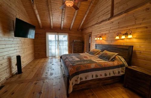 Park Rapids House | Fish Hook River Log Home with Theater & Dock