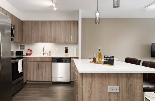 Near West Side Apartment | Flexhome Medical District 1BR - Pool + Gym (CHI30)
