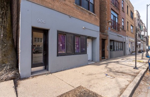 East Village Apartment | Flexhome Ukrainian Village 2BR D1